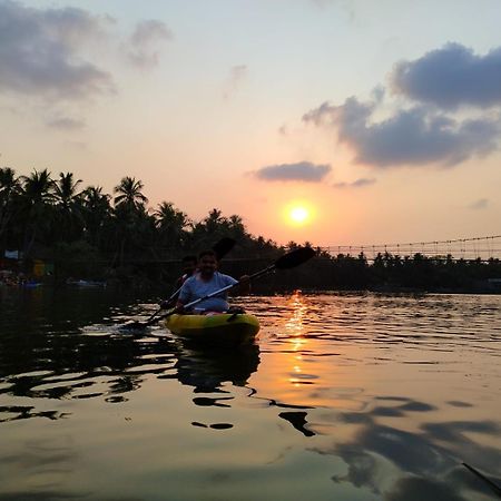 Hangout Kalyānpur エクステリア 写真