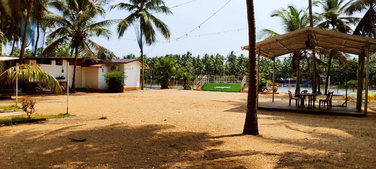 Hangout Kalyānpur エクステリア 写真